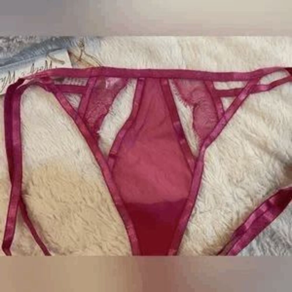 𝅺PINK Lace Cage Thong NWT Wolf & Whistle